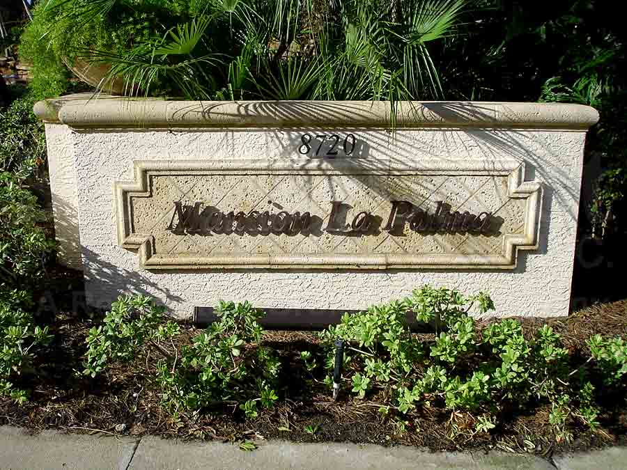 Mansion La Palma Signage